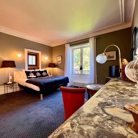 Demeure De Flore - Hotel Particulier Au Coeur De Brive Comprenant 8 Appartements De Charme Buitenkant foto