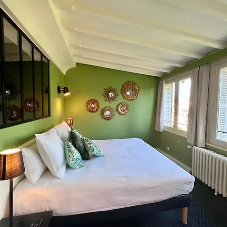 Demeure De Flore - Hotel Particulier Au Coeur De Brive Comprenant 8 Appartements De Charme Buitenkant foto