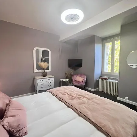 Demeure De Flore - Hotel Particulier Au Coeur De Brive Comprenant 8 Appartements De Charme Buitenkant foto