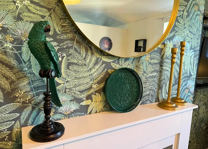 Demeure De Flore - Hotel Particulier Au Coeur De Brive Comprenant 8 Appartements De Charme