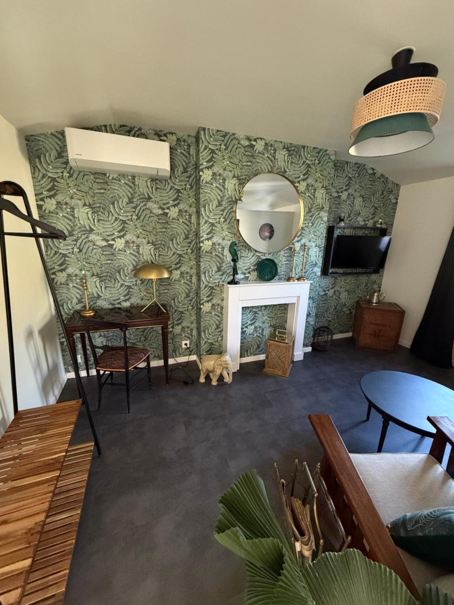 Demeure De Flore - Particulier Au Coeur De Comprenant 8 De Charme Apartment Brive-la-Gaillarde